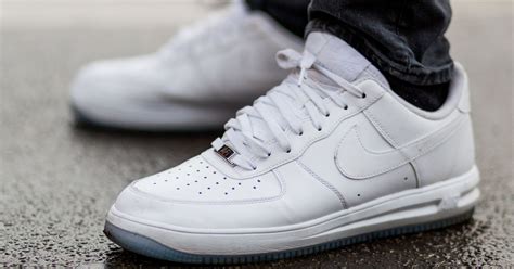 keep white shoes white